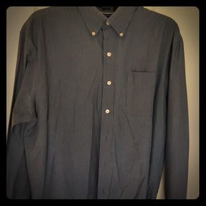 Blue Van Heusen wrinkle free button up shirt